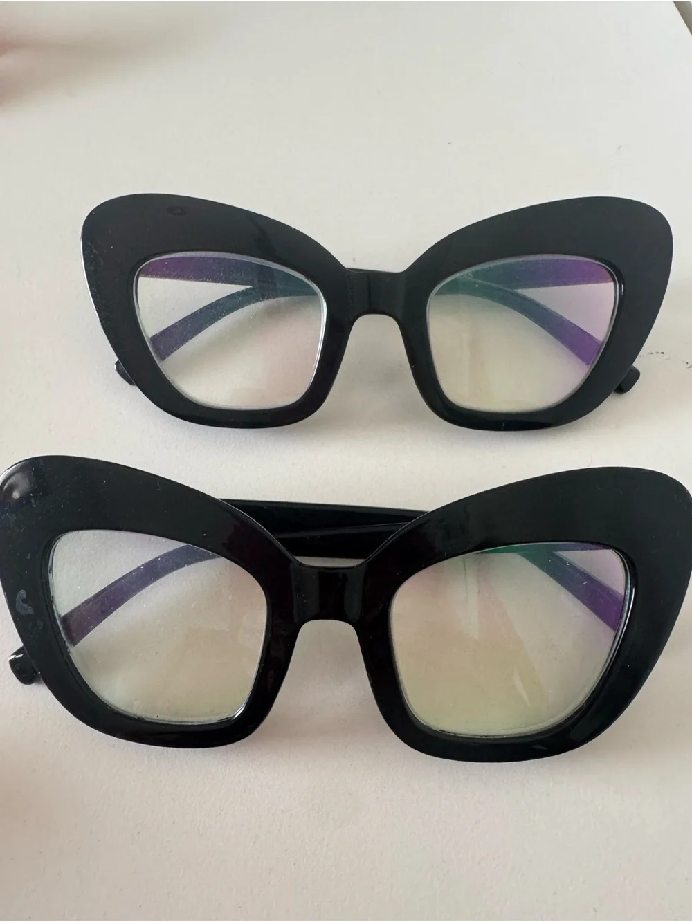 Amazon Women's Assorted Fashion Reading Glasses 2.00 5 pack and 1 sunglass